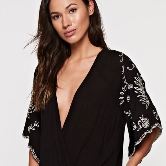 Last 1! 🌟Wrap Front Top - Picture 6 of 7